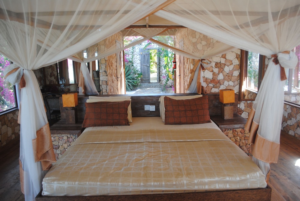Seasons Lodge Zanzibar 12/74