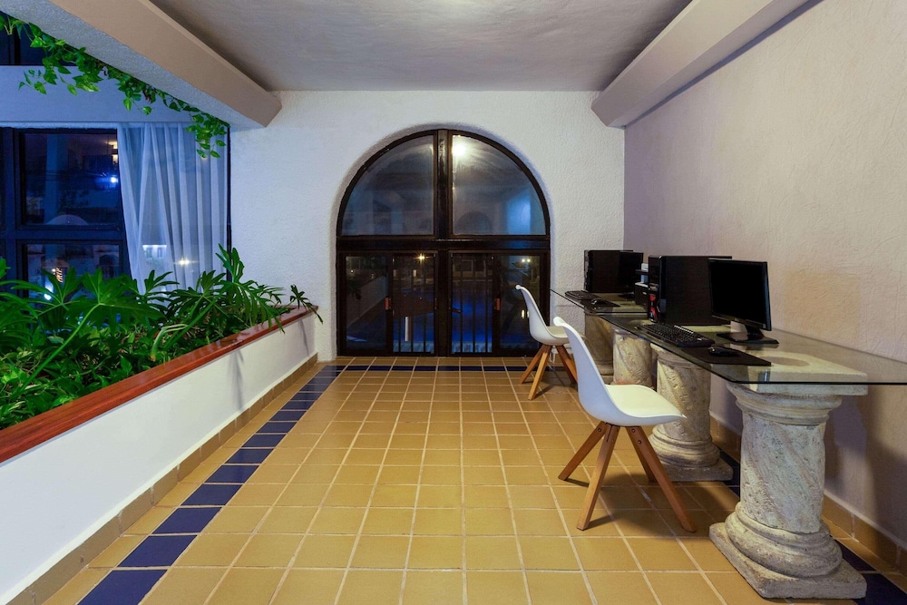 Cozumel Hotel & Resort 32/50