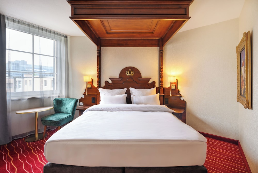 Kings First Class Hotel 35/77