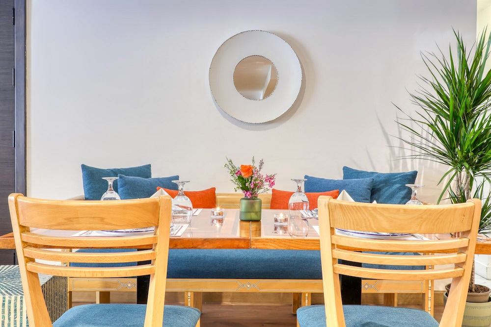 The Liwan Hotel 35/38