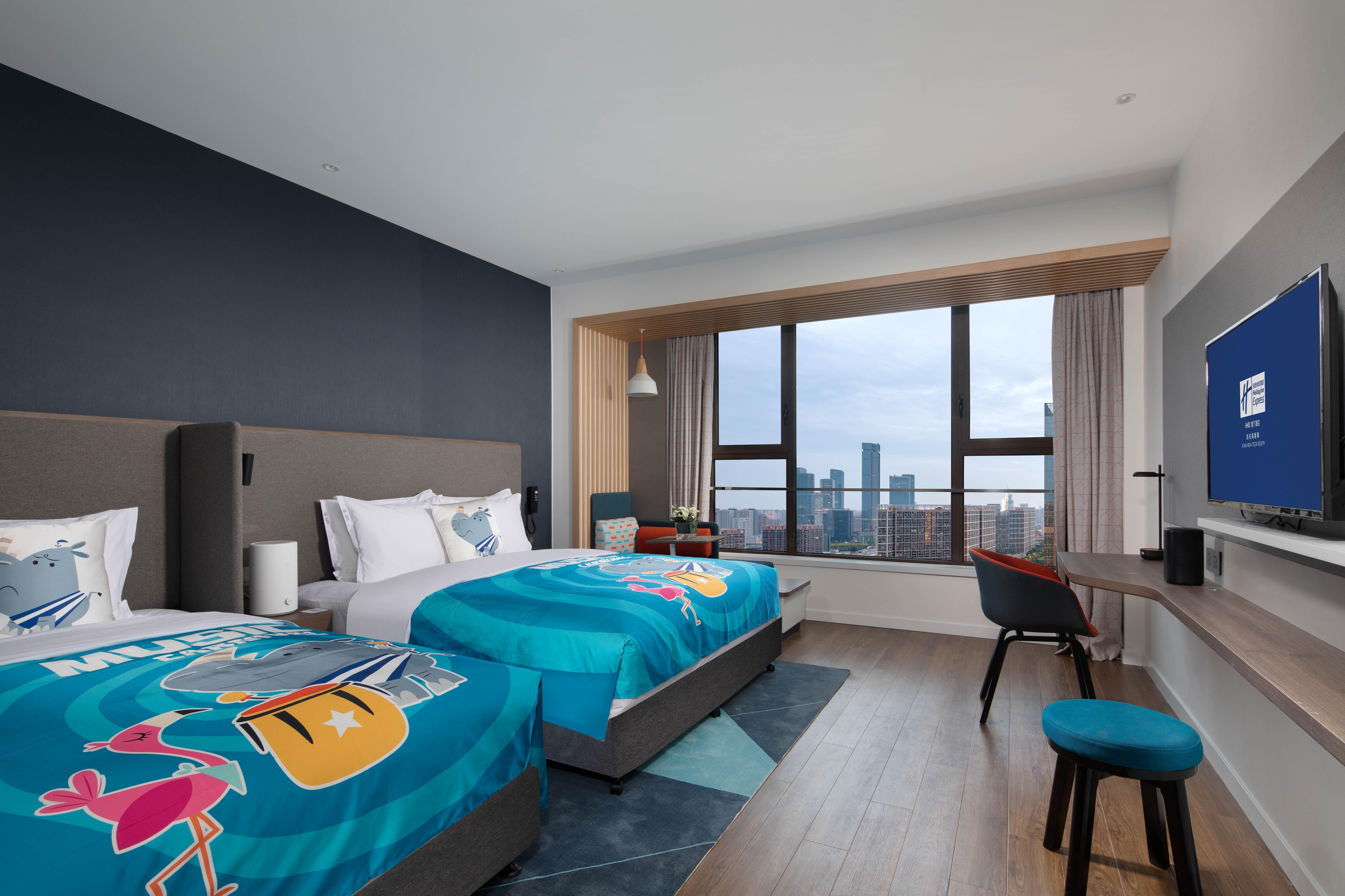 Room, King Bed, Sofa