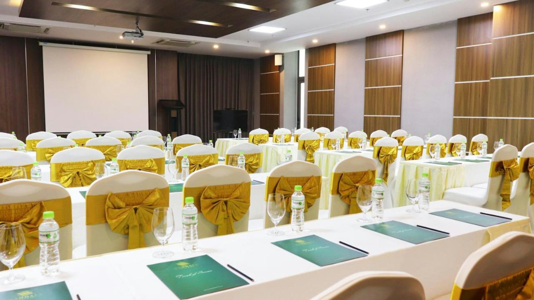 Mandala Hotel & Spa By Hg Hospitality 30/35