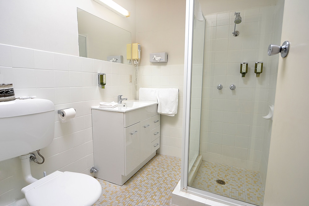 Alexander Motor Inn & Apartments 25/60