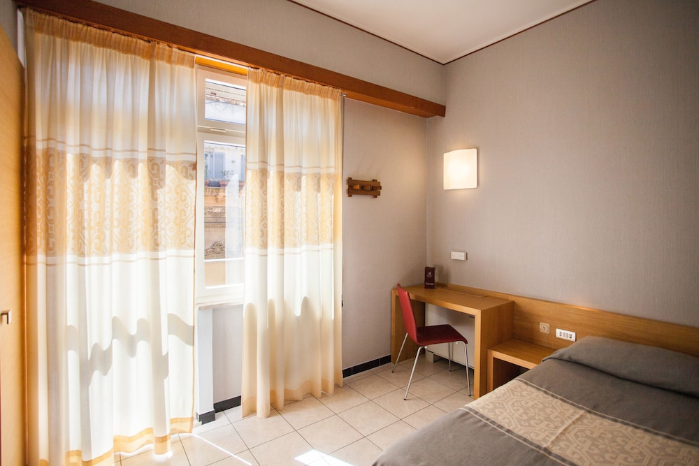 ITALIA CAGLIARI HOTEL 29/50