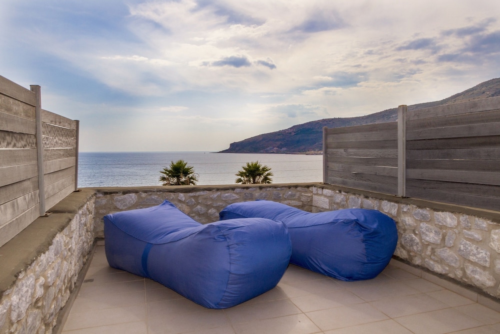 ITILO TRADITIONAL HOTEL 54/68