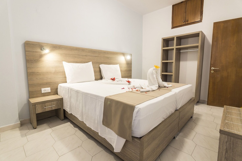 2 BEDROOMS, DELUXE, FAMILY, QUADRUPLE