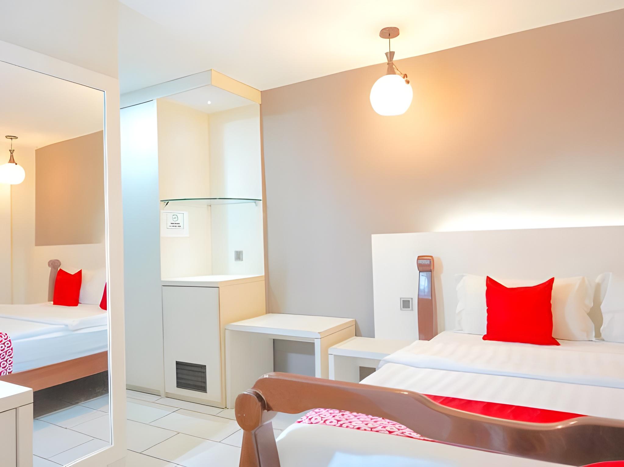 Deluxe, King Bed