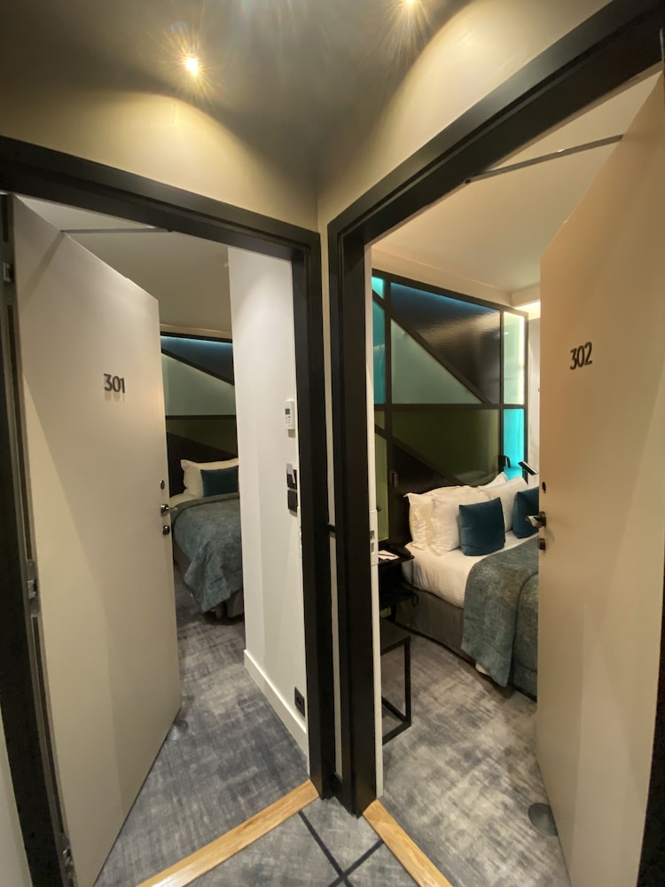 Le 12 Hotel 48/50