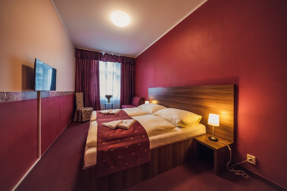 Hotel Czechia 30/48