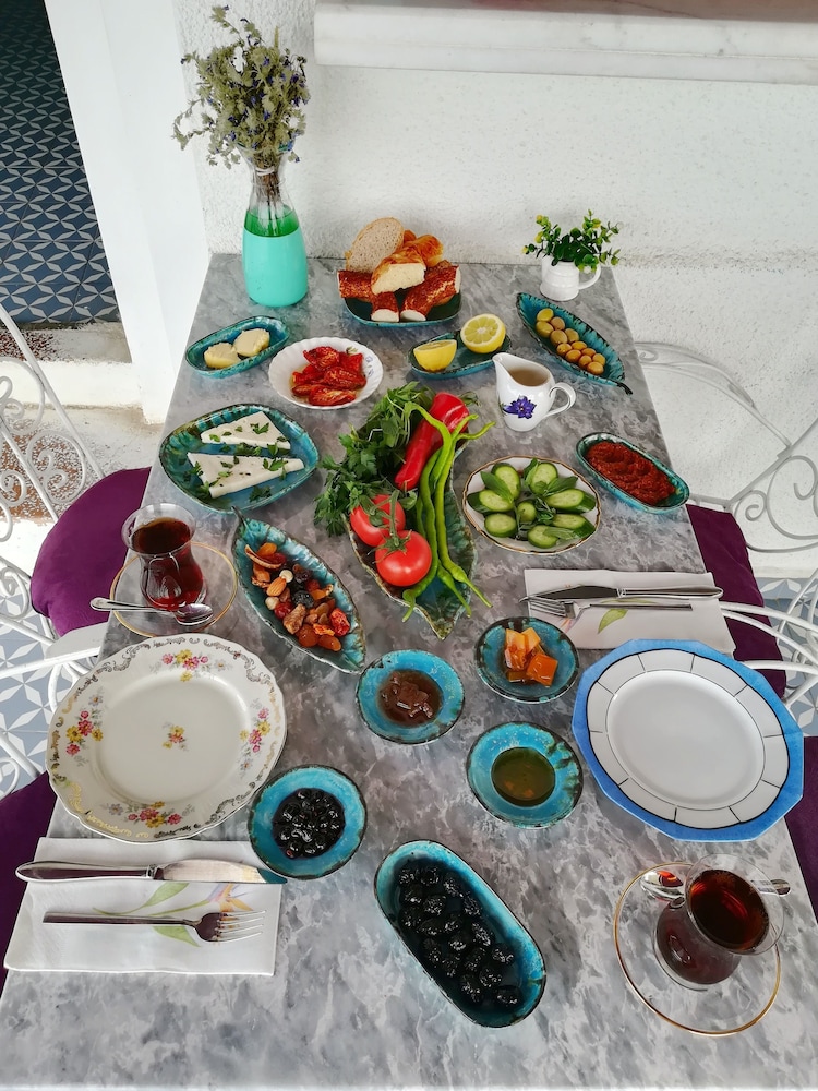 Cunda Mavi Otel 23/28