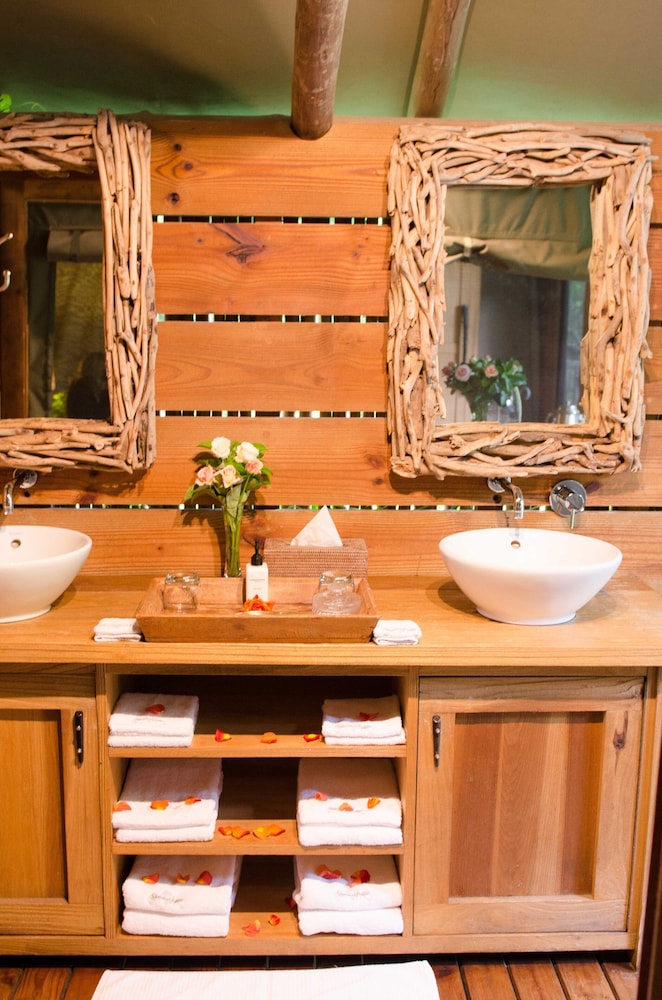 Summerfields Rose Retreat Spa 50/50