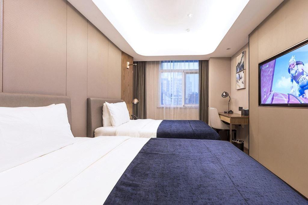 Feature Twin Bed Room