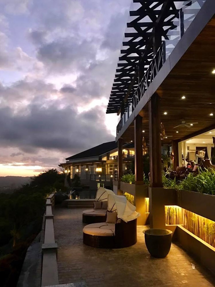 The Oriental Luxury Suites Tagaytay 8/50