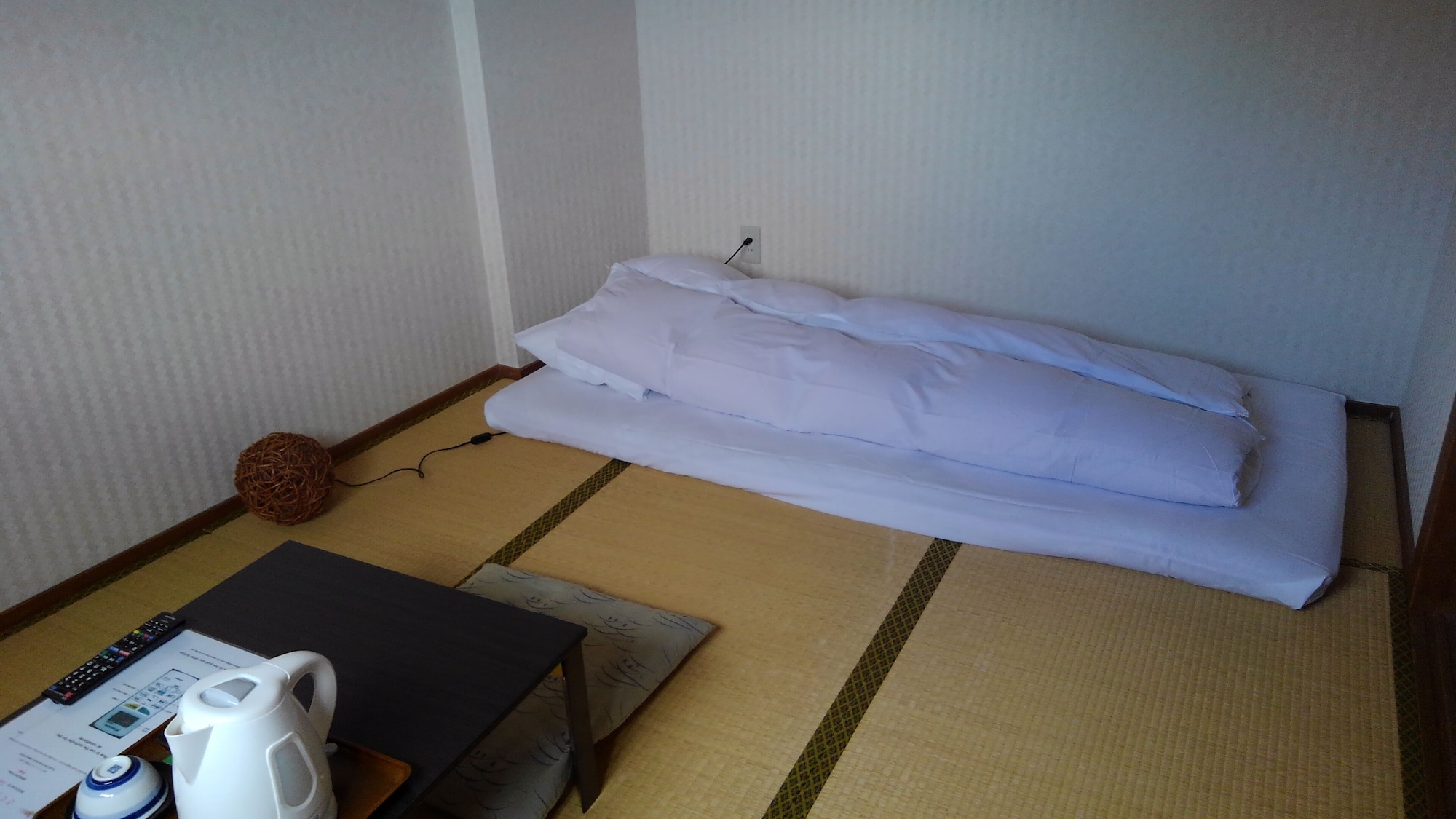 Traditional, Single, Futon Bed, Shared Bathroom