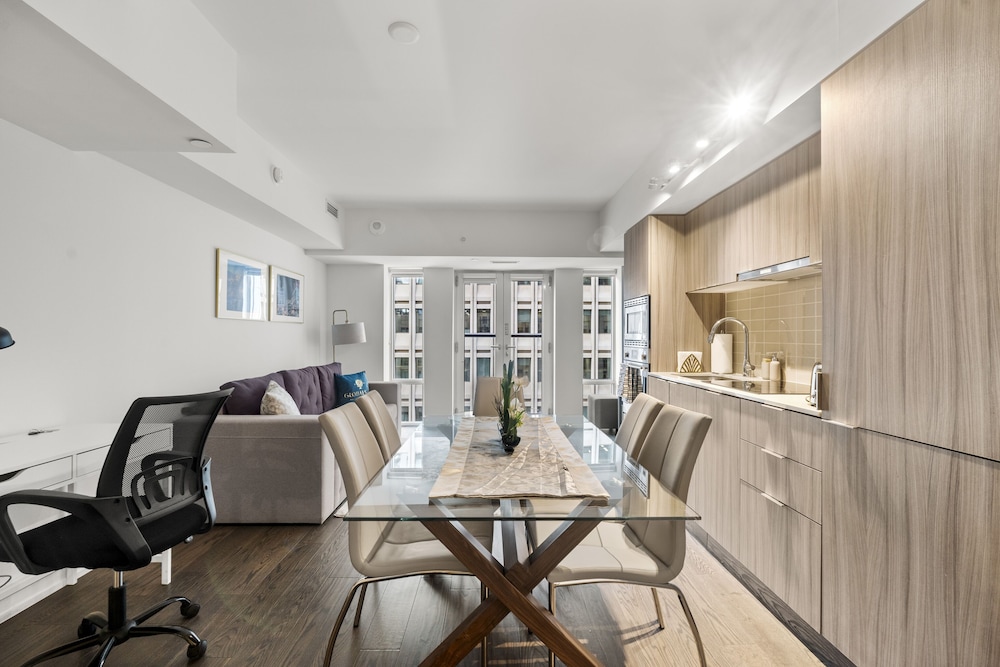 The Britt Condos in Downtown Toronto 23/35
