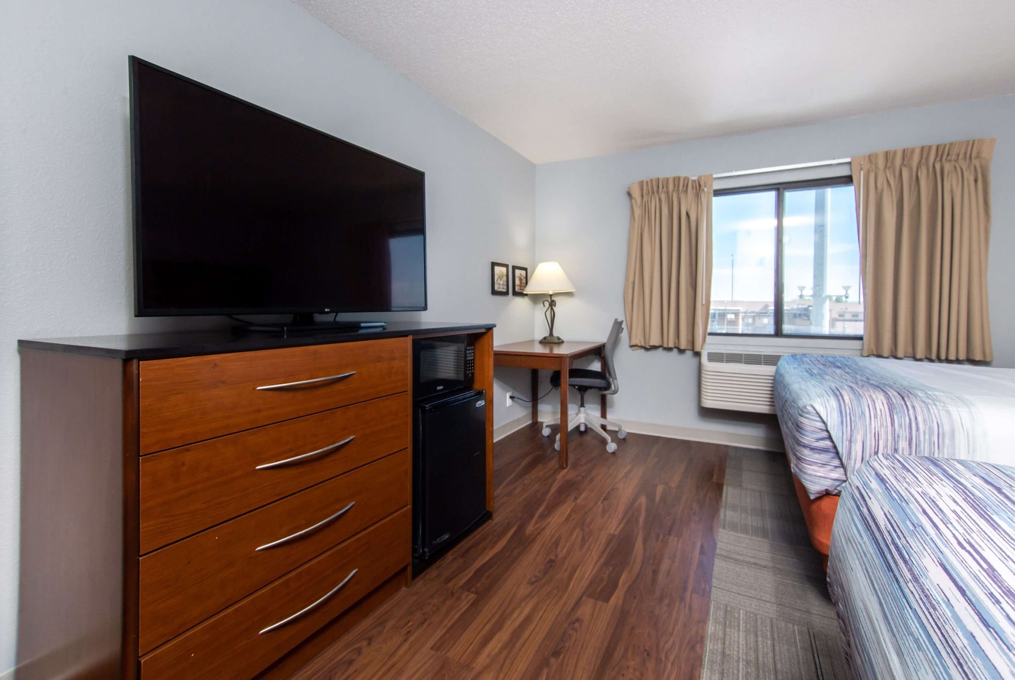 غرفة بسرير كينج لذوي الإعاقة، Americinn By Wyndham Rapid City 4/10