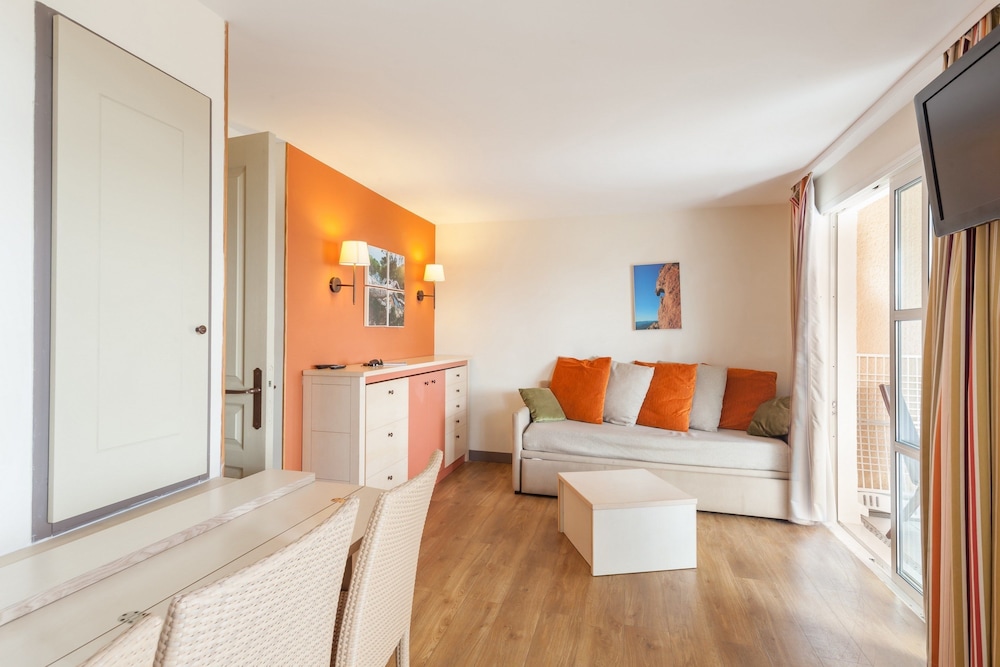 1 Bedroom, Apartment, Bunk Bed, 2 Sofa, Alcove, Terrace