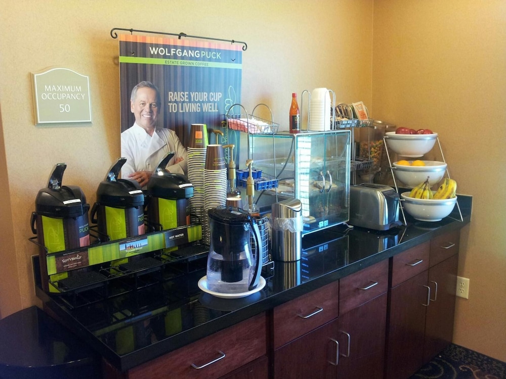 Cobblestone Inn &amp; Suites -- Hartington, NE 21/39