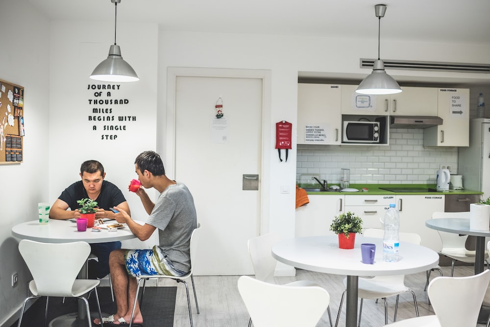 Rocket Hostels Gracia 24/36