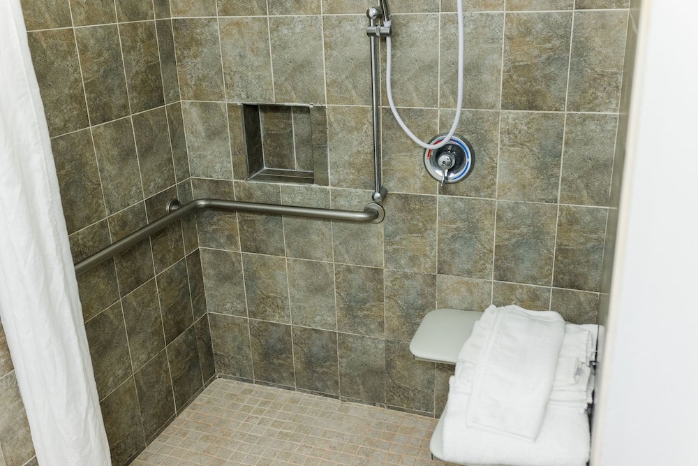 Country Inn & Suites By Radisson Helen 20/36