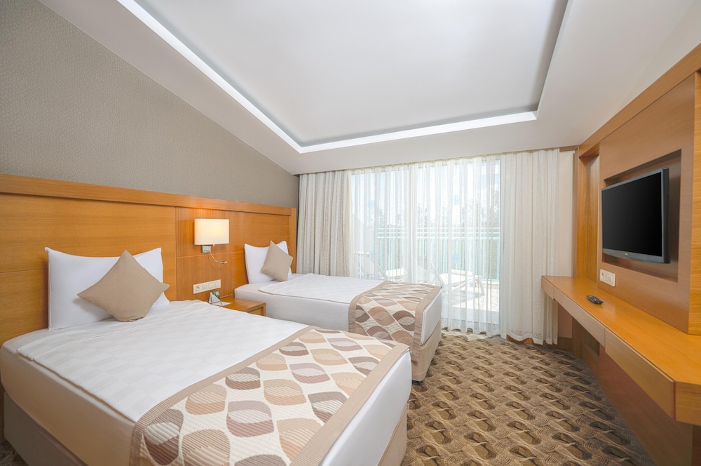 Belconti Resort Hotel 22/87