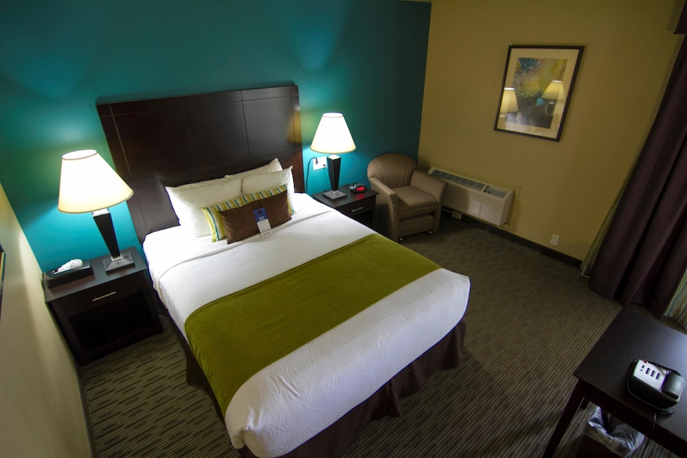 Best Western Plus Plattsburgh 17/47