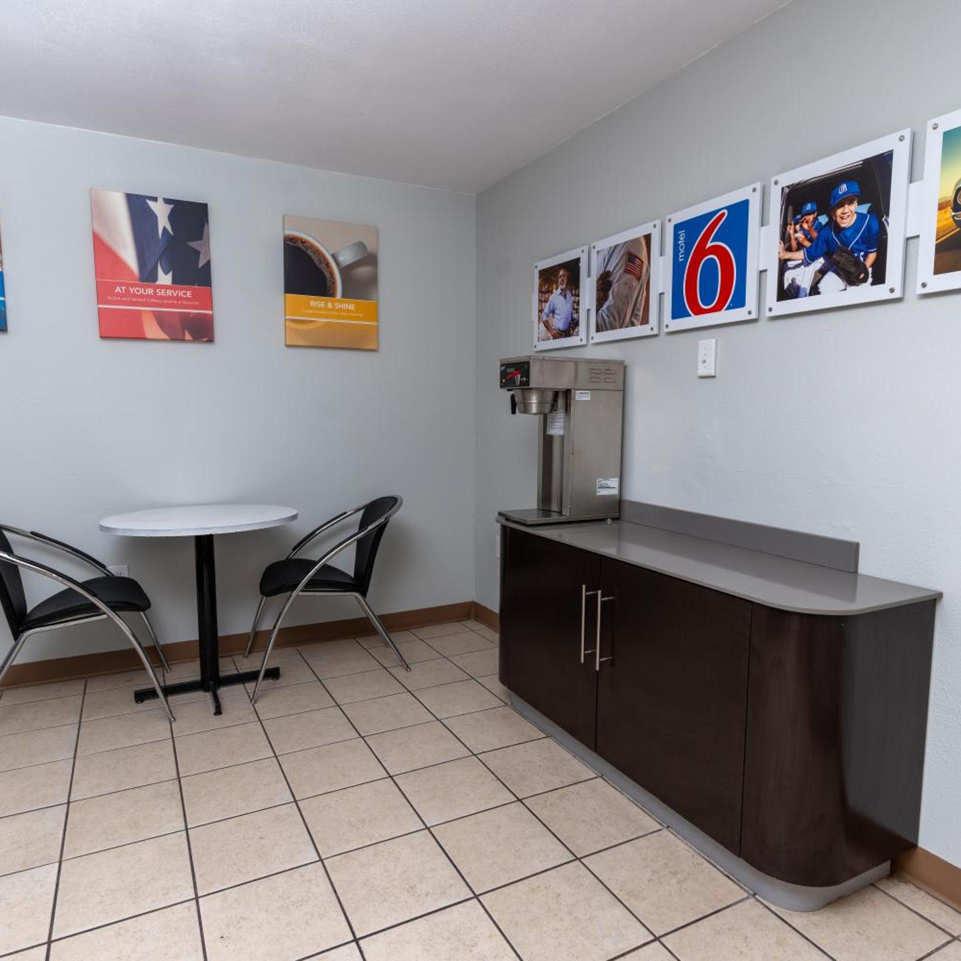 Motel6 Cincinnati, OH 13/49