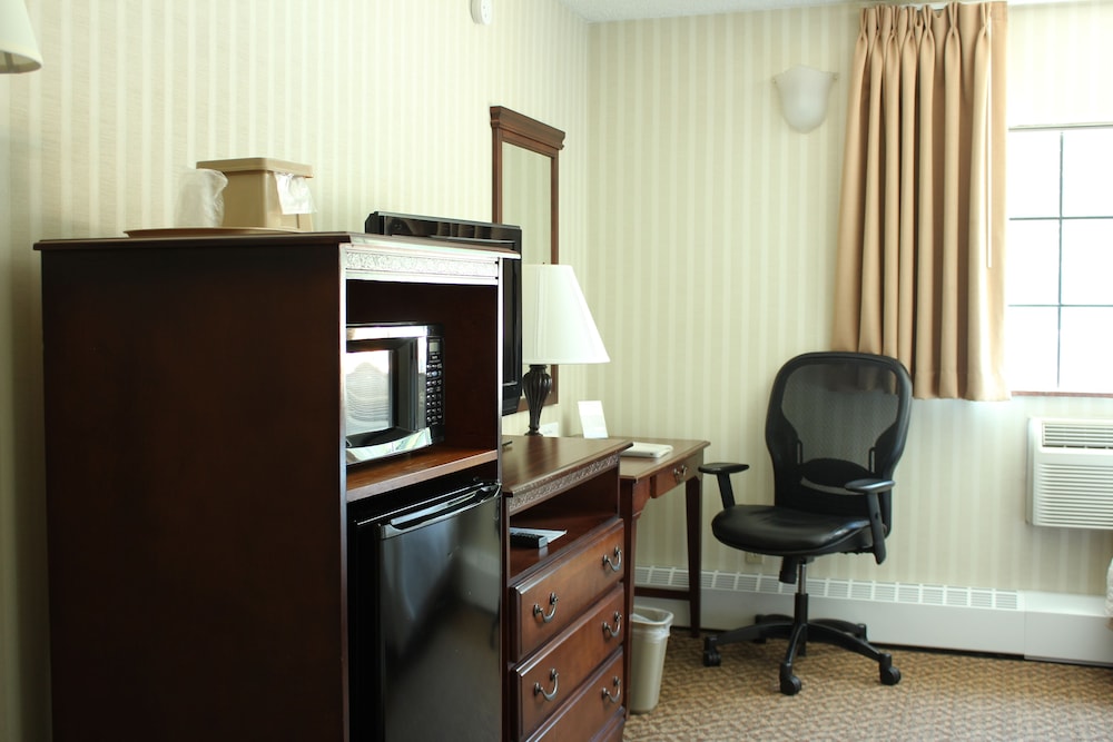 The Holland Hotel 35/49