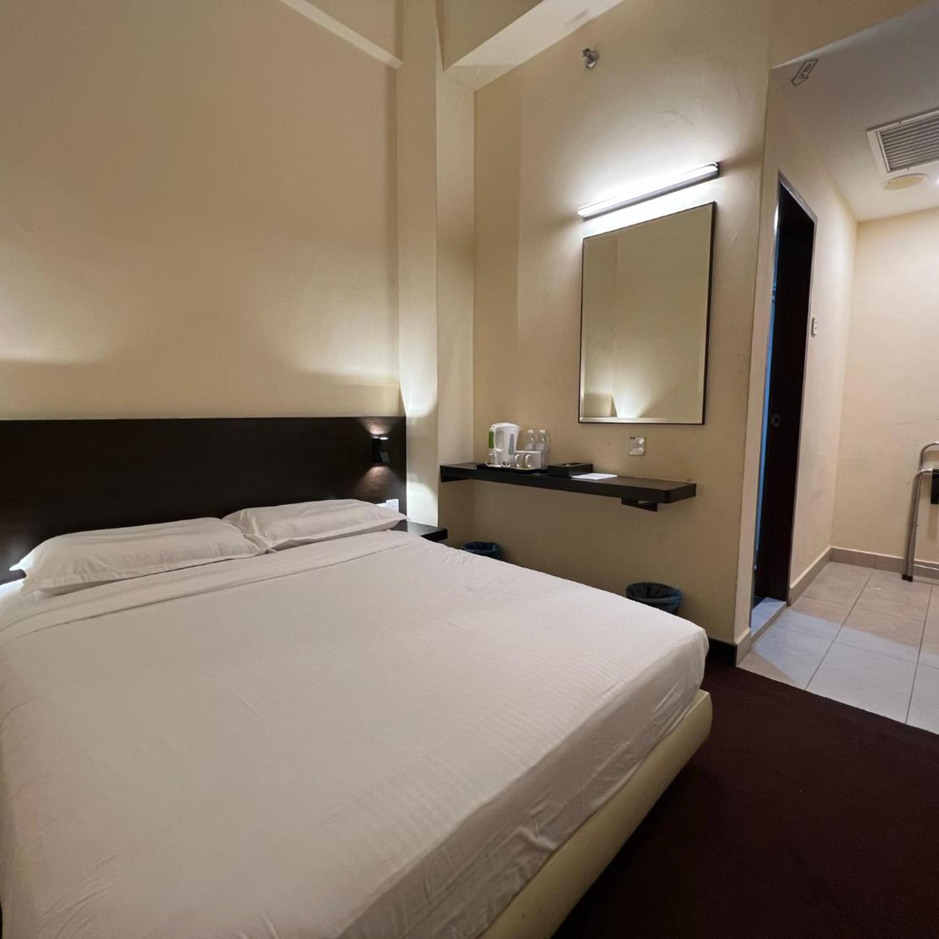 Budget, Double Bed, No Window