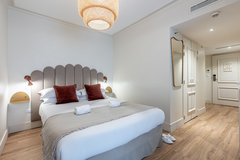 Hotel Celeste Batignolles Montmartre 9/26