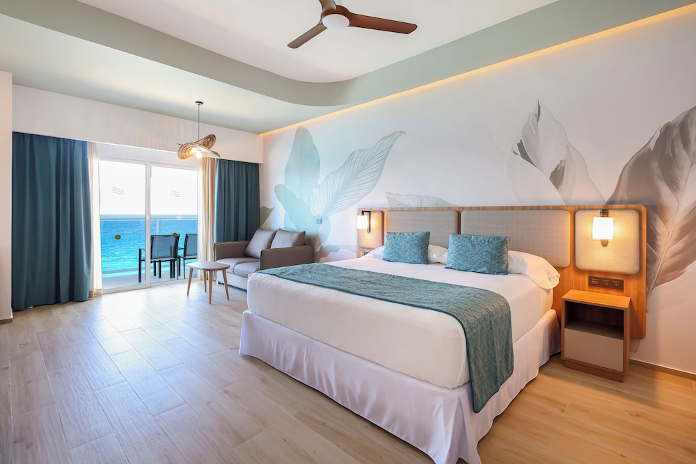 Room, 2 Queen Beds, Ocean Front