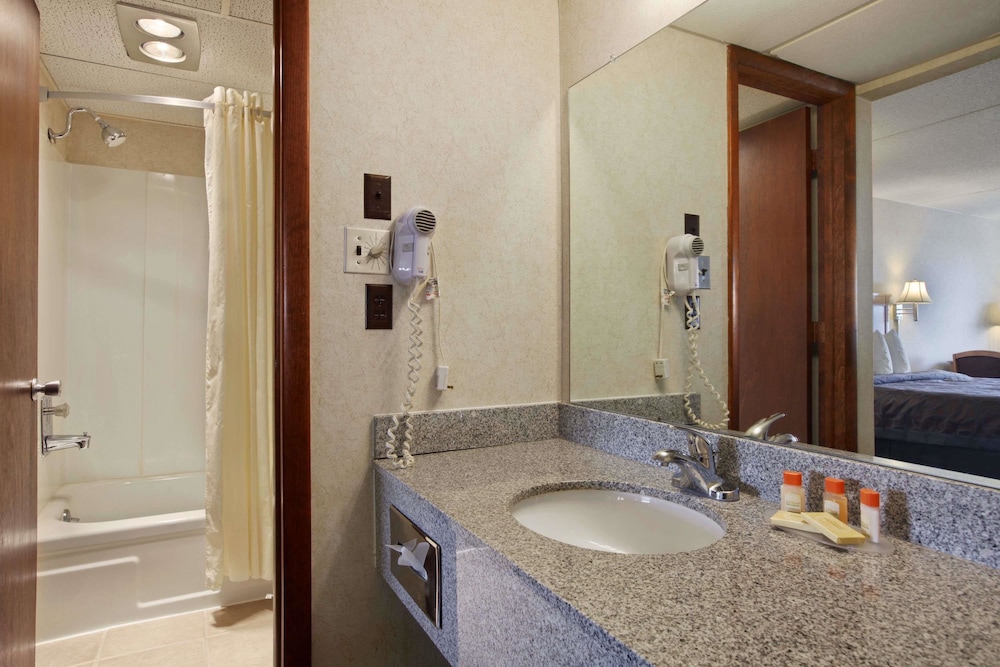 Days Inn by Wyndham Salina South 18/60