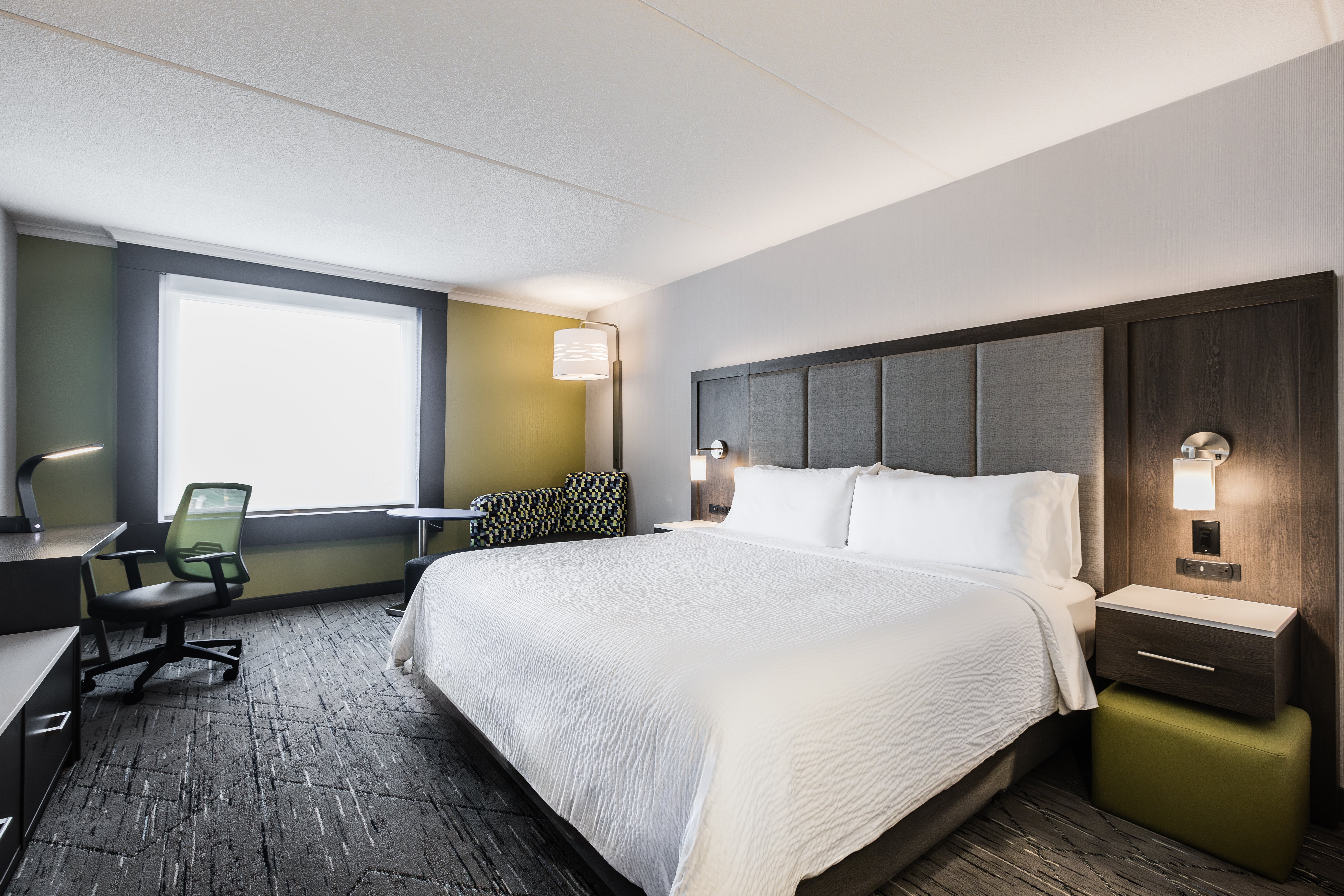 Holiday Inn Express & Suites Toronto Airport South 11/50