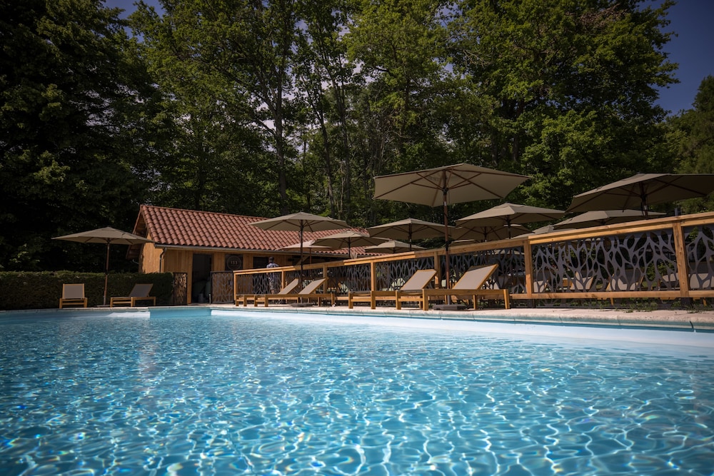 Chateau des Ayes 42/50