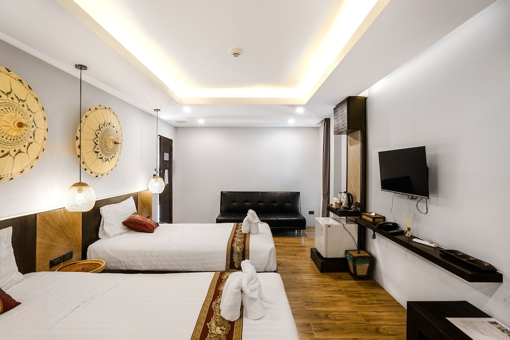 GRAND, TWIN BEDS