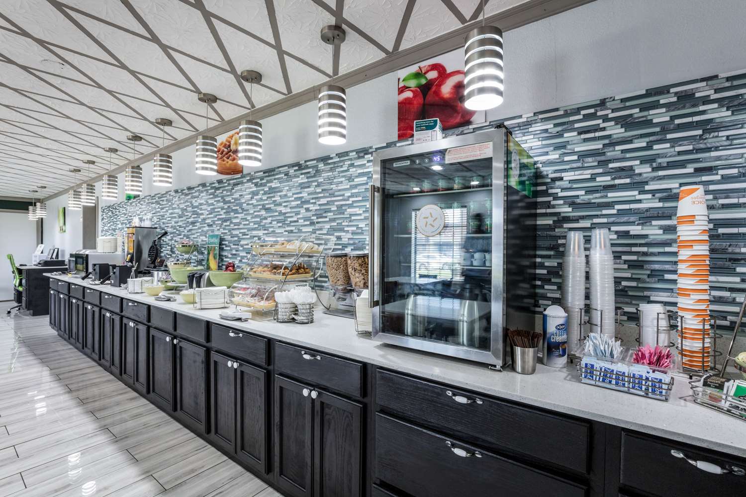 restaurant cafeteria