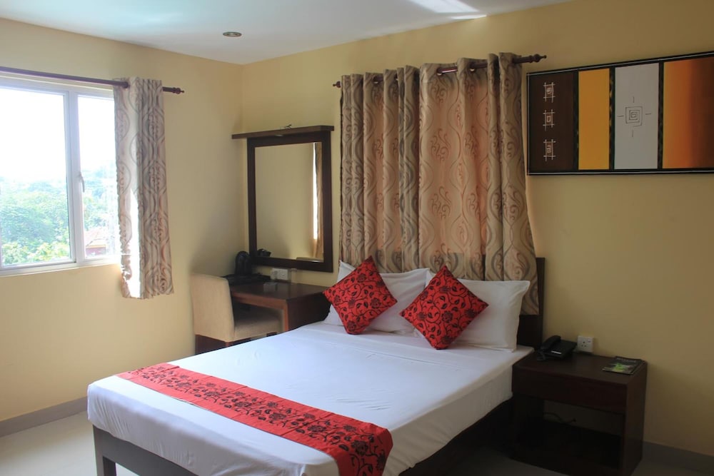 Grand 7 Hotel Thalawathugoda (ex Seven Eleven Hotel) 18/43