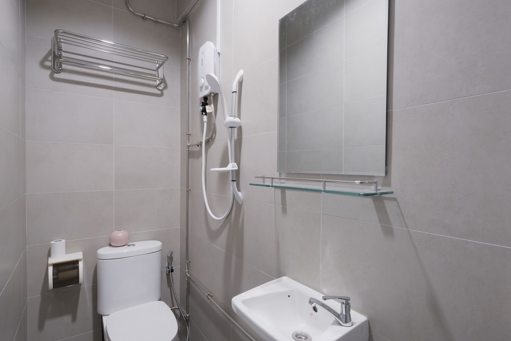 Q Loft Hotels @Bedok 30/32