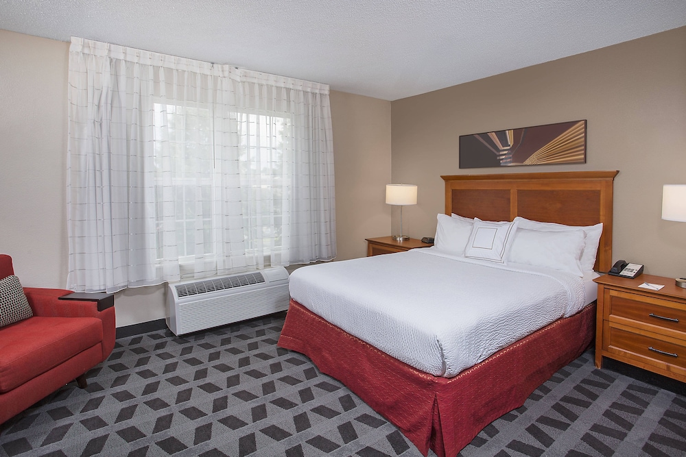 TownePlace Suites by Marriott Knoxville Cedar Bluff 6/24