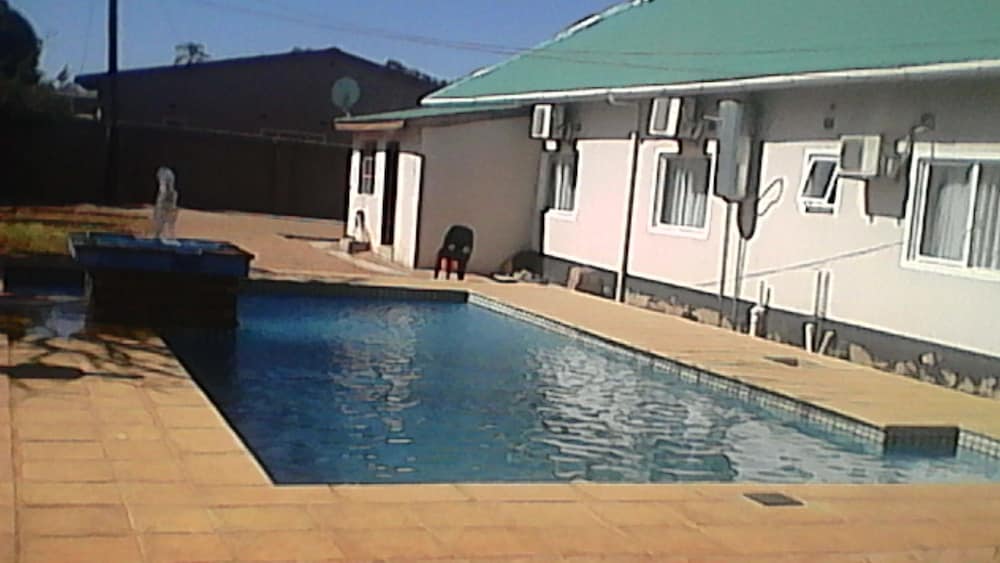 Royal Olympia Lodges And Safaris 17/17