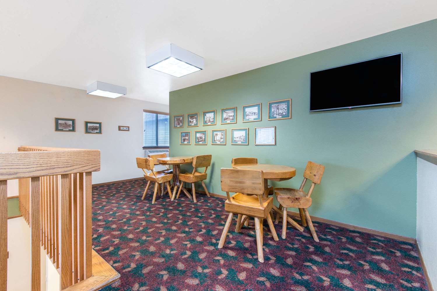 Super 8 By Wyndham Buffalo 4/7