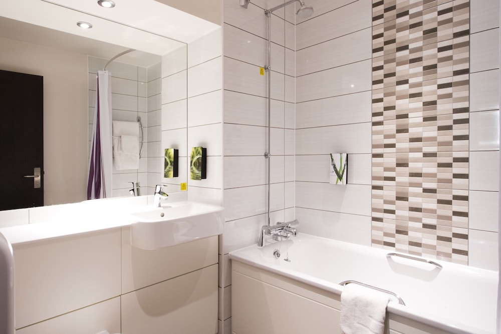Premier Inn Blackburn Town Centre 27/27