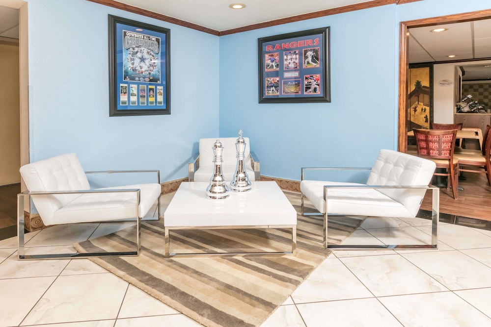 Baymont By Wyndham Arlington At Six Flags Dr 28/41