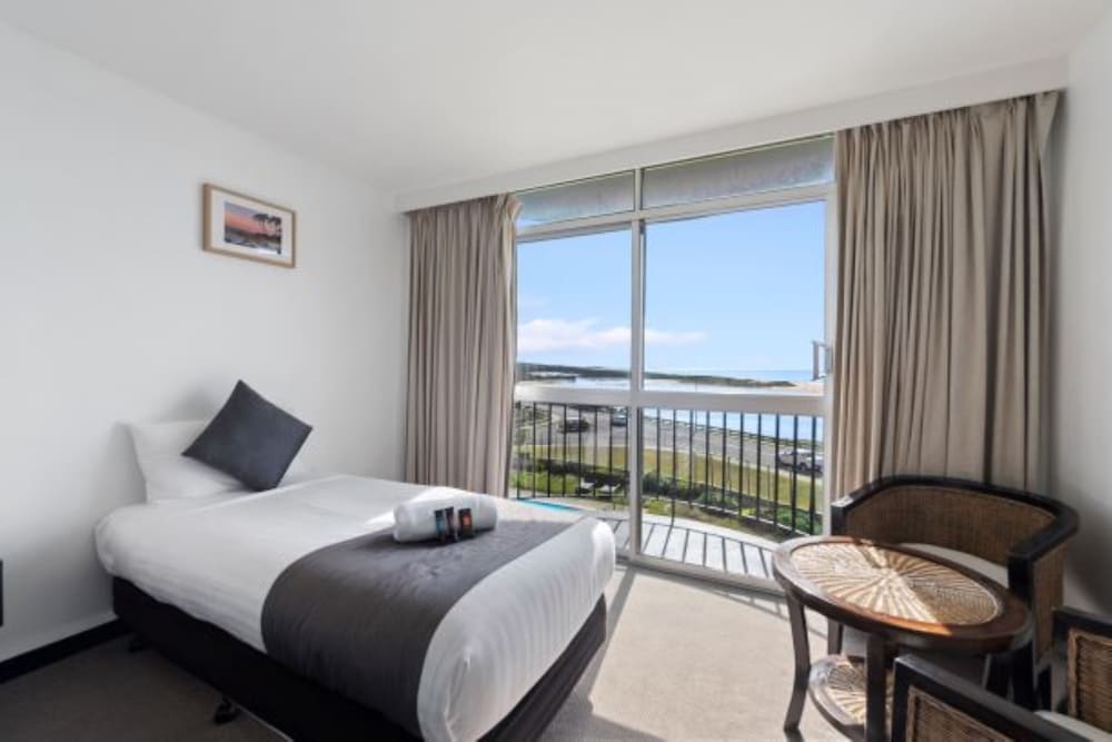 Scamander Beach Resort Hotel 12/49