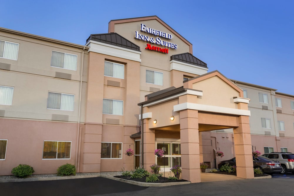 Fairfield Inn Suites Toledo Maumee 1/34