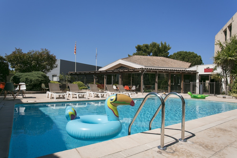 Ibis Avignon Sud 63/72