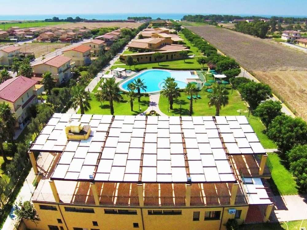 Marina Del Marchese Beach Resort 12/62