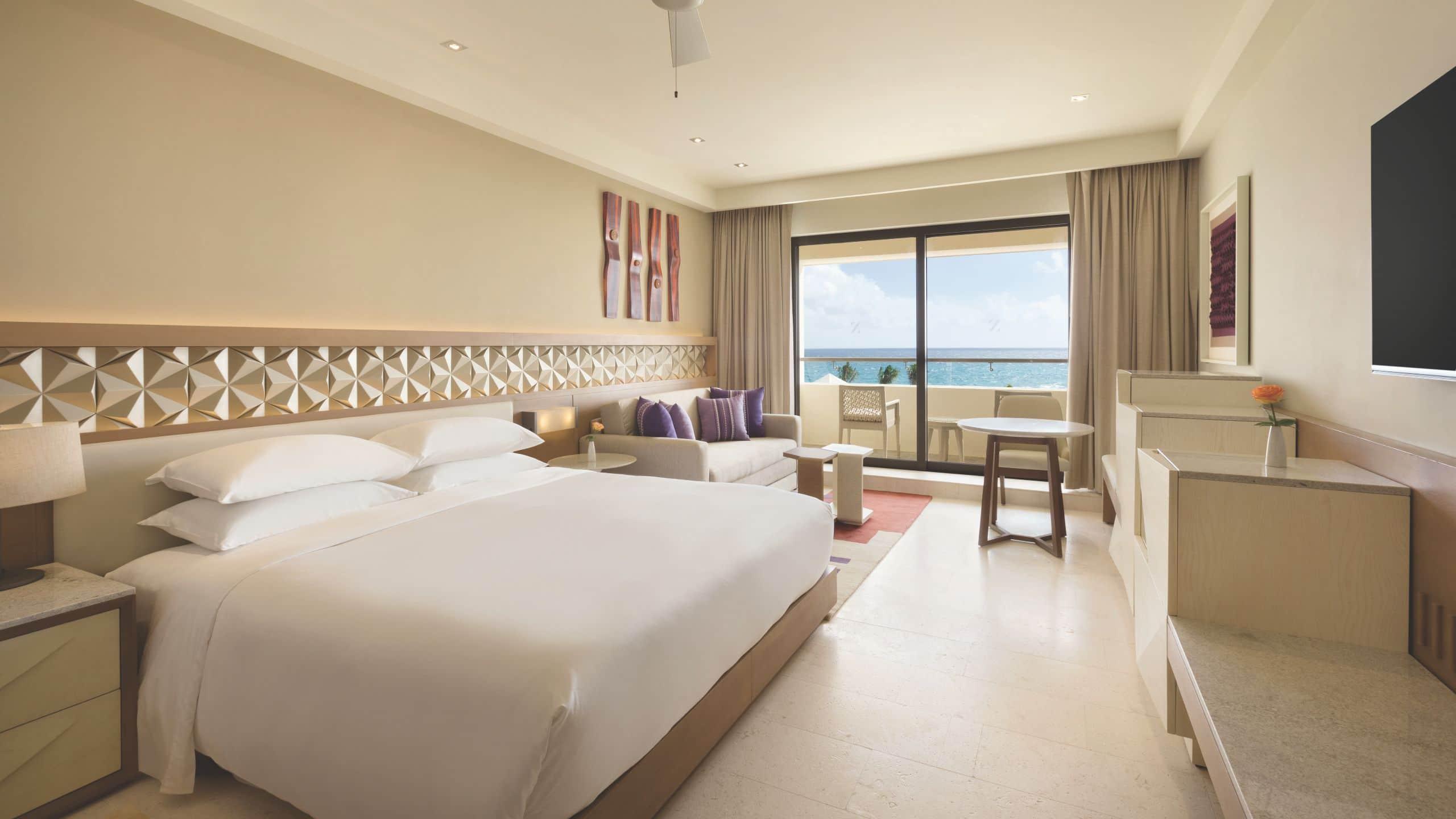 Club, Double Bed