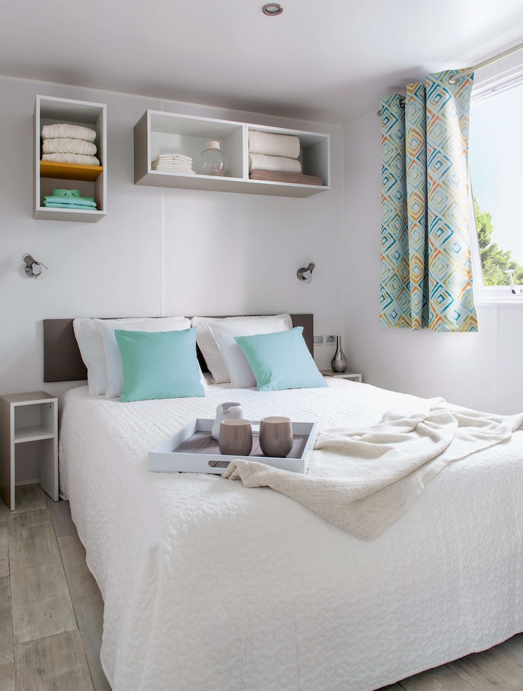 2 Bedrooms, Premium, Cottage, 1 Double and 4 Single Beds, Kitchenette