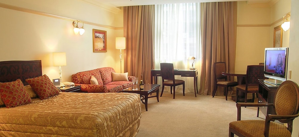 Royal Albert Hotel 39/75